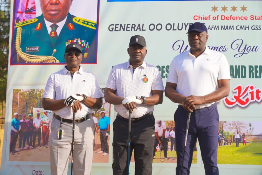 Armed Forces Mark Remembrance Day with Golf Kitty, Honour Fallen Heroes
