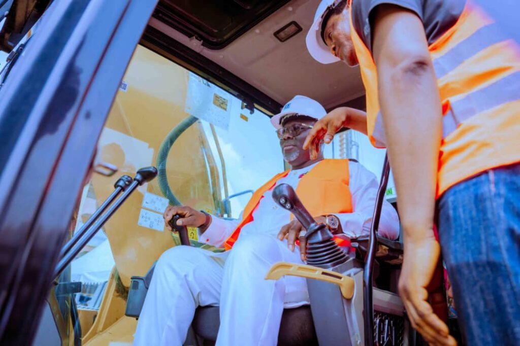 Oborevwori Flags Off ₦39.3bn Otovwodo Flyover Project Amidst Jubilation
