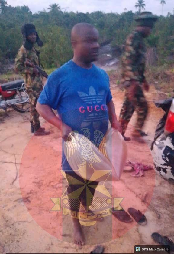 Troops Nab Diesel Thieves, Shoot Ring Leader as Mob Attacks Soldiers in Akwa Ibom