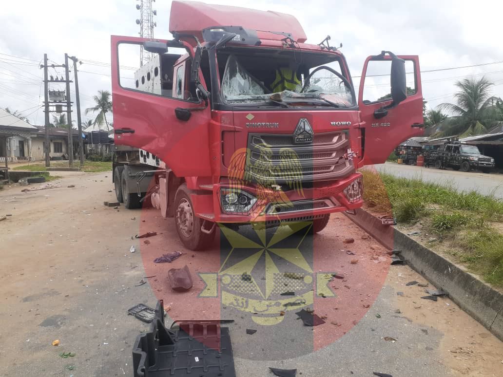 Troops Nab Diesel Thieves, Shoot Ring Leader as Mob Attacks Soldiers in Akwa Ibom