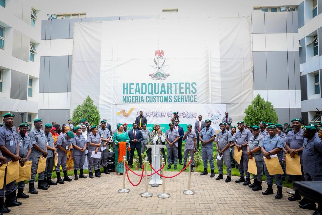 IWD 2026: CGC Adeniyi hosts surprise appreciation event for Customs women
‎
