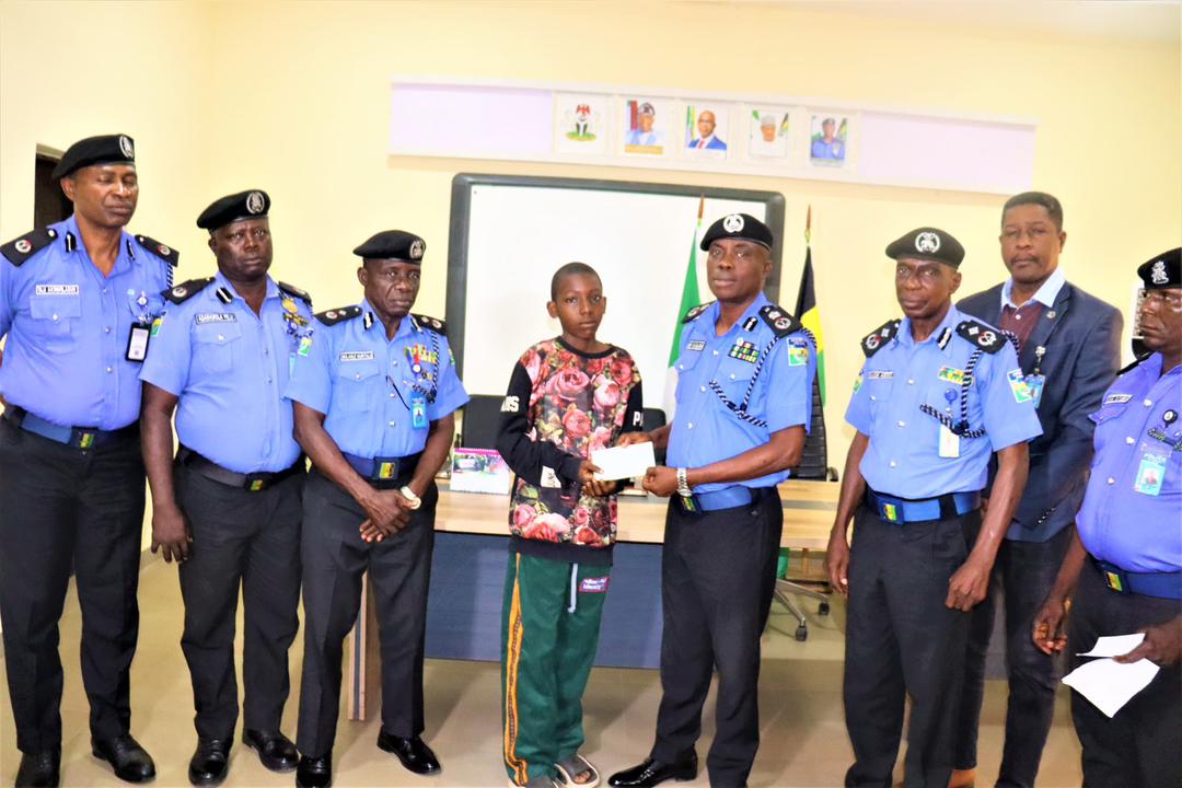 Police Week: Ogun CP Presents ₦30.5m Cheques to Families of Fallen Officers
‎