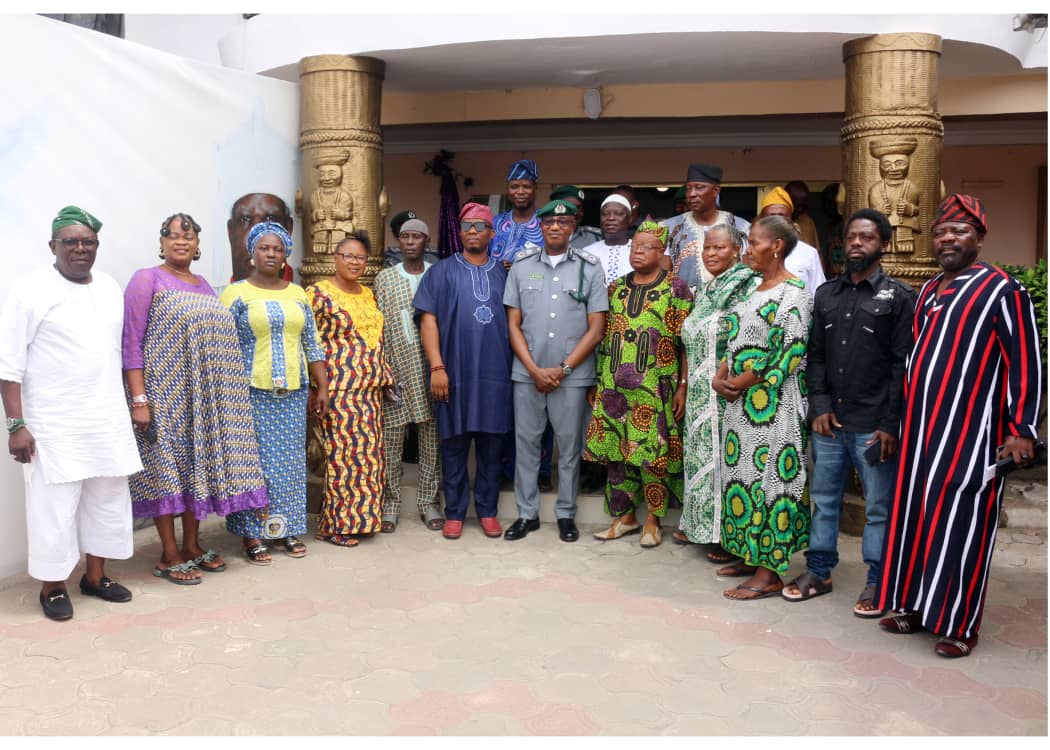 Seme Customs moves to dismantle trade barriers, deepens border diplomacy with traditional rulers, security agencies
‎