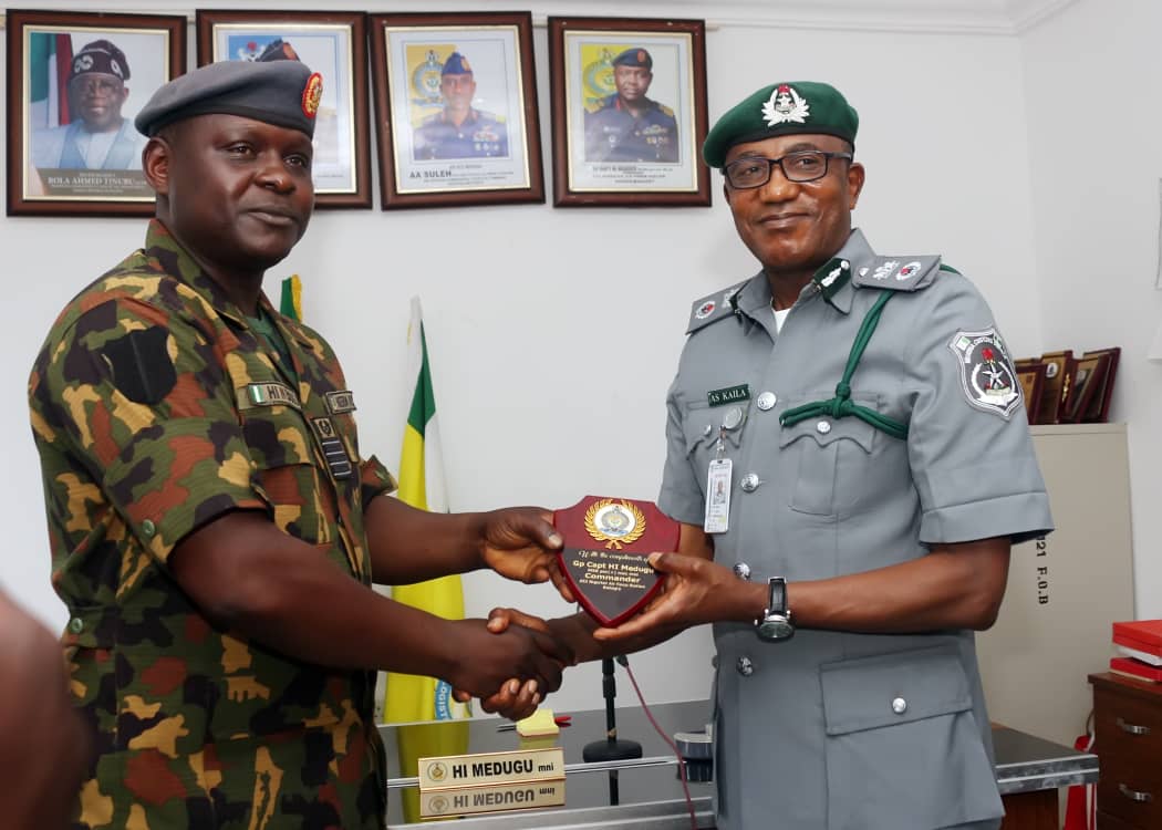 Seme Customs moves to dismantle trade barriers, deepens border diplomacy with traditional rulers, security agencies
‎