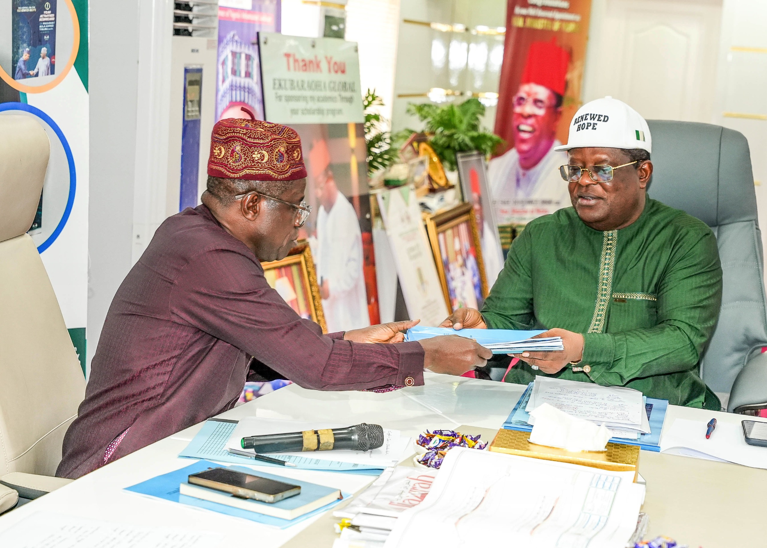 FG Awards Multi-Billion Naira Road Contracts, Umahi Targets 100-Year Concrete Highways
