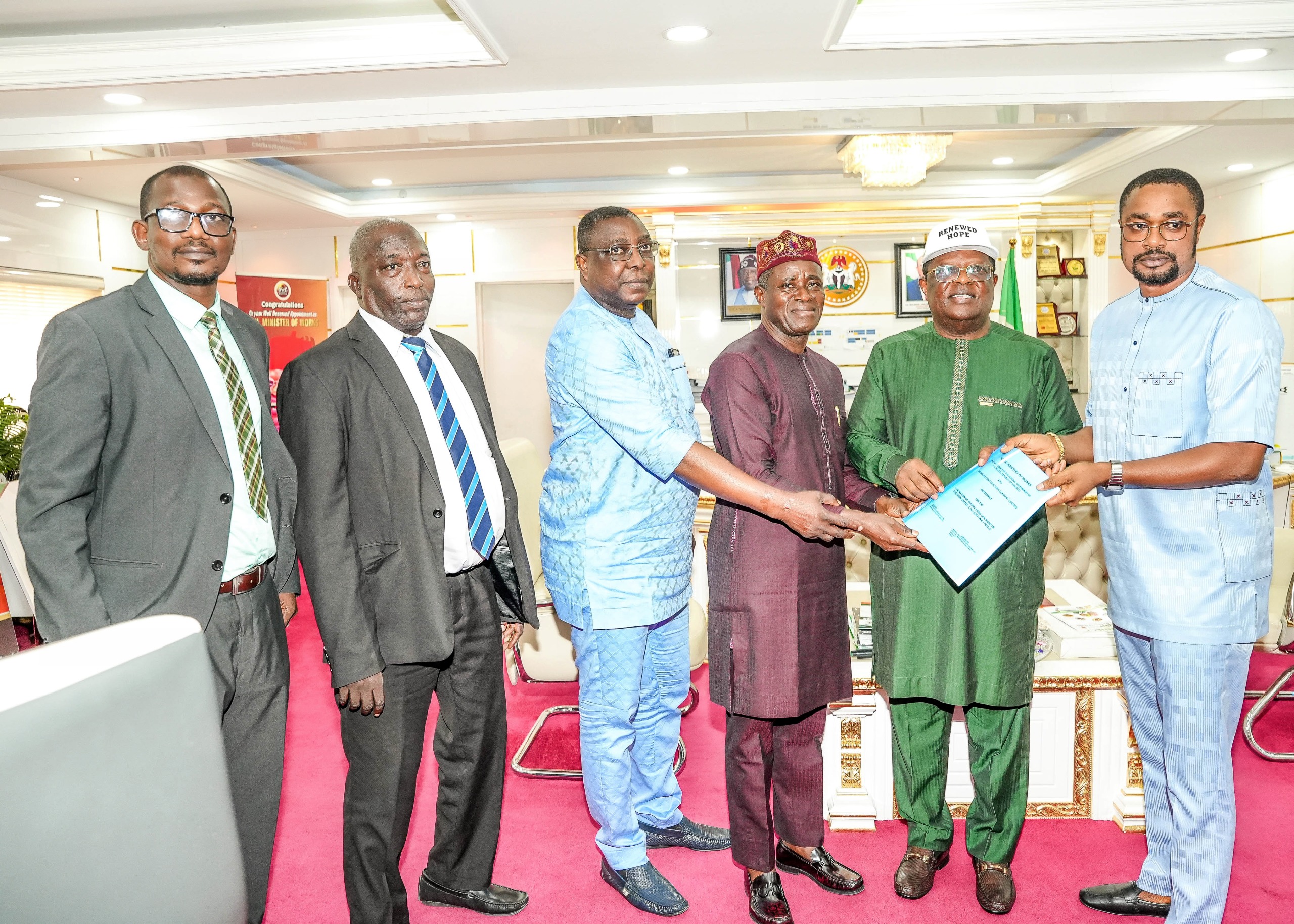 FG Awards Multi-Billion Naira Road Contracts, Umahi Targets 100-Year Concrete Highways  ‎