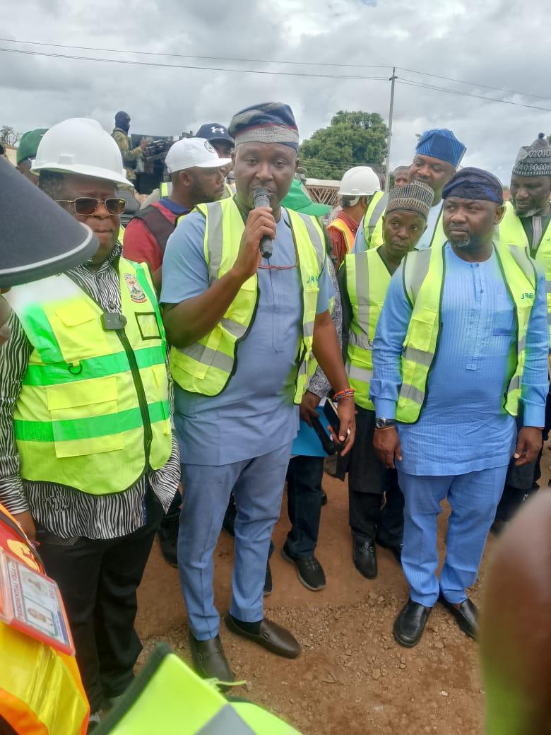 FG Moves to Fast-Track Abuja–Keffi, Kaduna–Kano Roads as Umahi Inspects North-Central Projects
‎