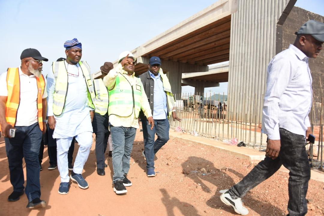 Umahi Threatens Sanctions for Non-Performing Contractors, Says Tinubu Shouldn't Be Blamed for Delayed Road Projects
