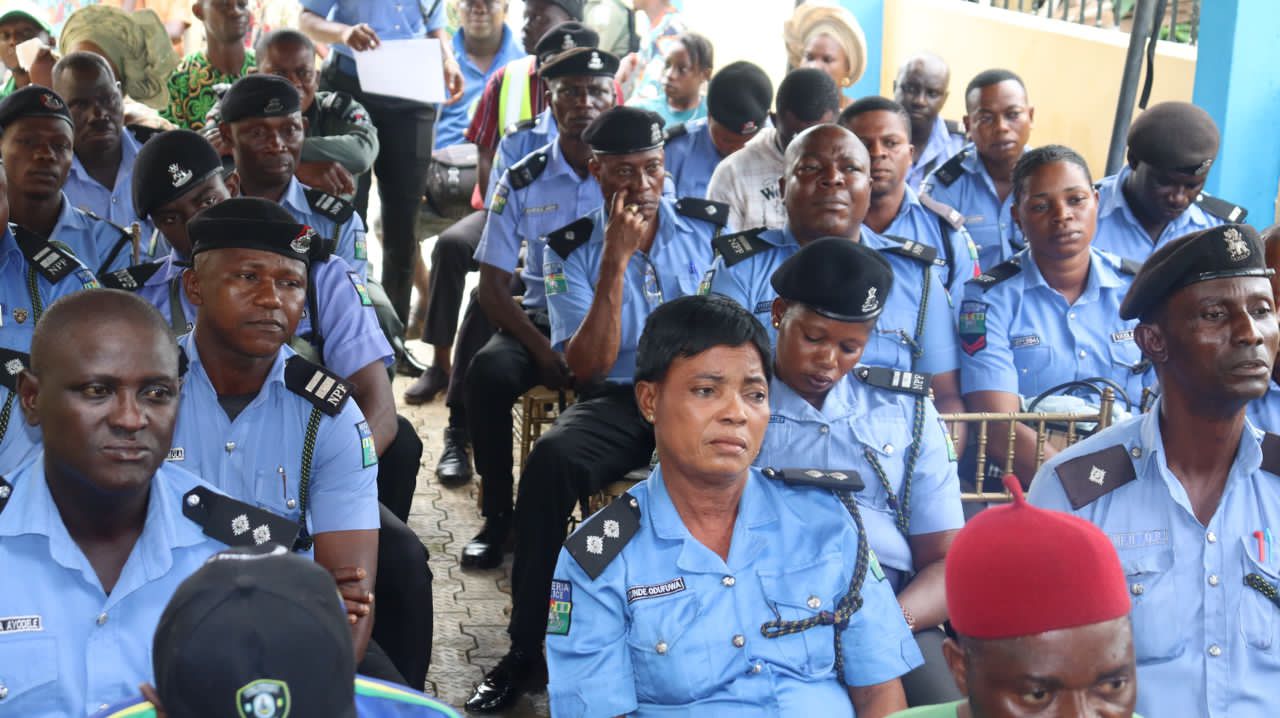 ‎Community Policing: Ogun CP Woos Traditional Rulers, Councils, Corporate Stakeholders
‎