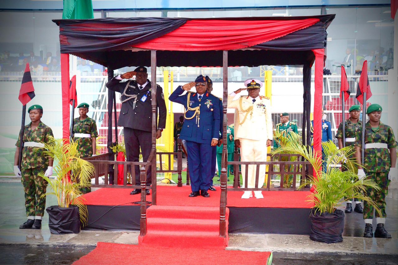 Tinubu Hails Nigerian Army's Global Reputation, Pledges Stronger Support for Modernisation
‎