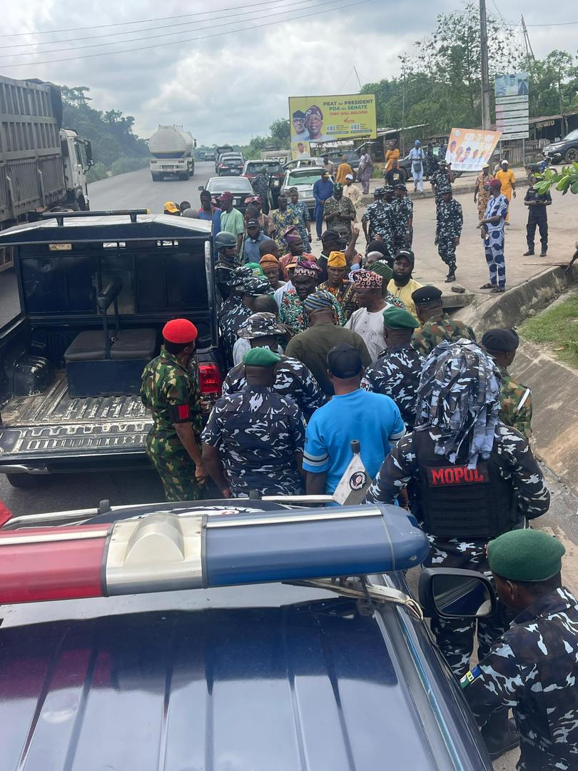 Security Chiefs Intensify Border Operations, Conduct Show of Force Along Ogun-Ondo Corridor