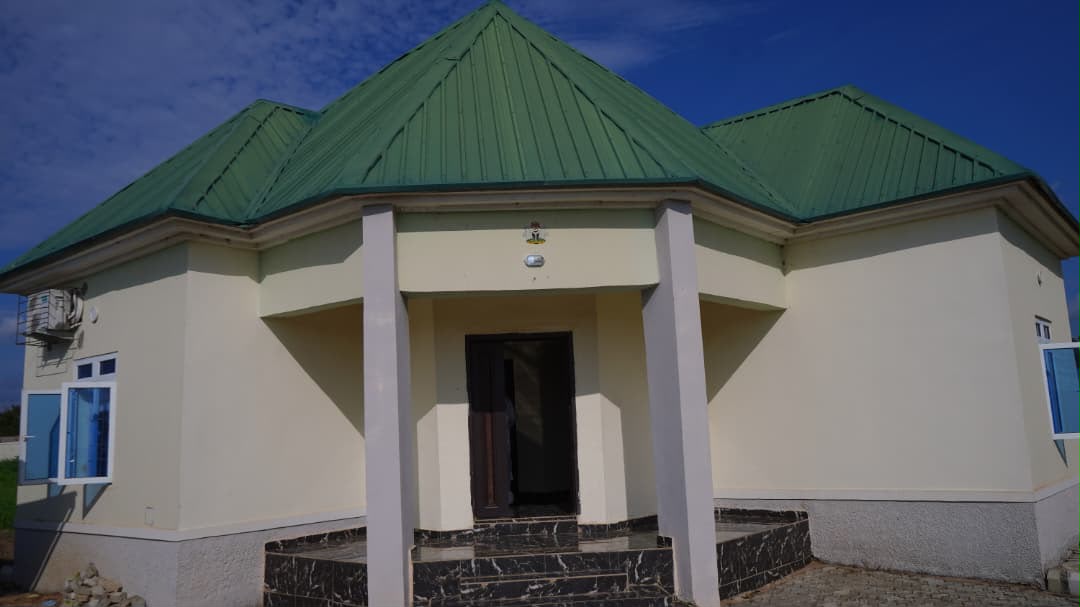 Zulum Conducts Official State Duties from Biu, Meets Security Chiefs 