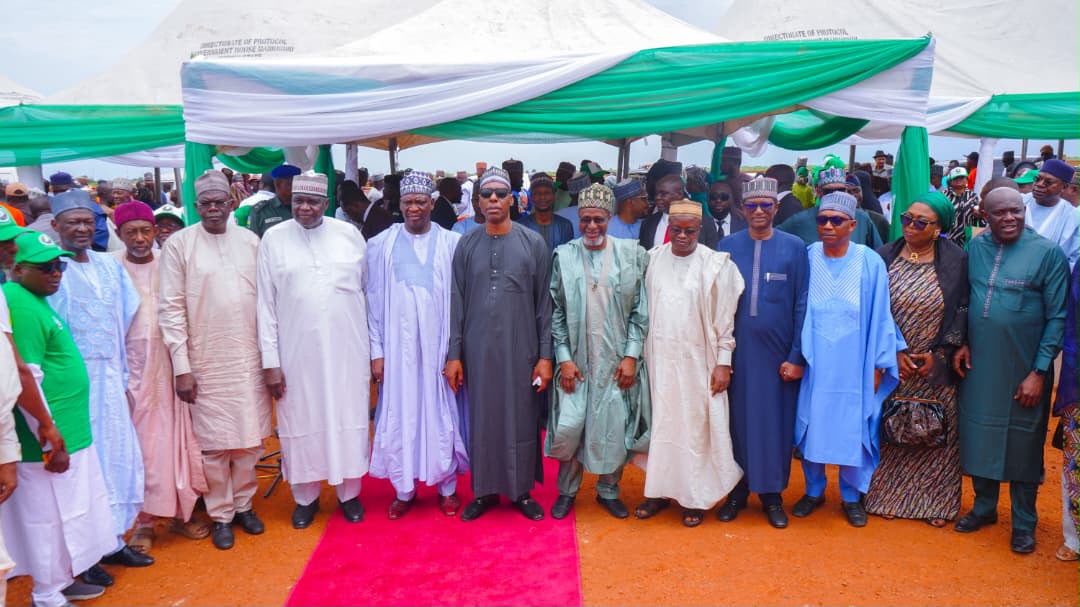 Zulum Rolls Out Free Gas Cylinders for 23,700 Teachers, Environmental Vanguards, as Minister Launches Four Million Seedlings Tree Planting Campaign 