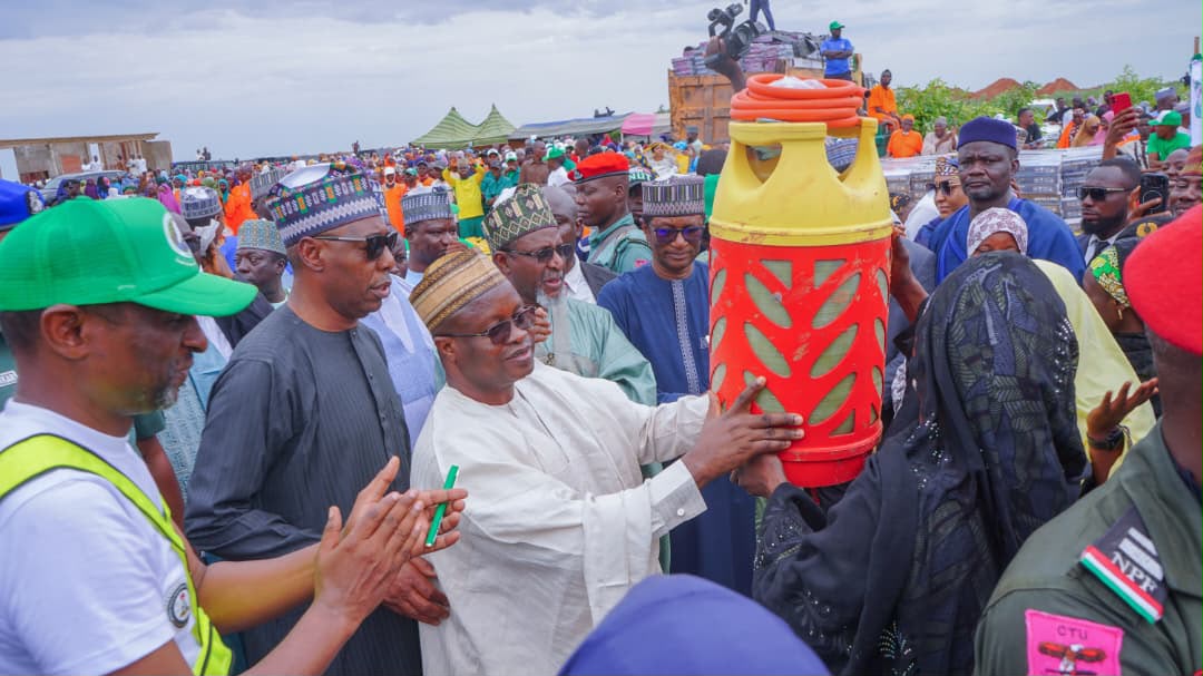 Zulum Rolls Out Free Gas Cylinders for 23,700 Teachers, Environmental Vanguards, as Minister Launches Four Million Seedlings Tree Planting Campaign 
