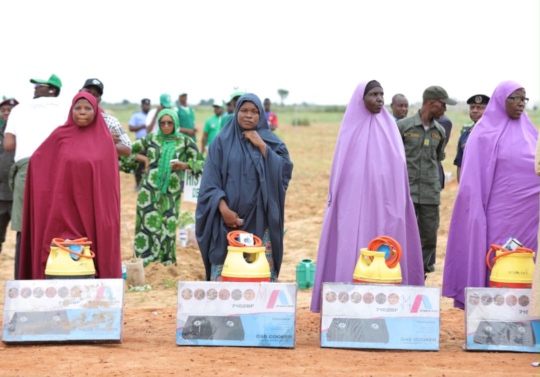 Zulum Rolls Out Free Gas Cylinders for 23,700 Teachers, Environmental Vanguards, as Minister Launches Four Million Seedlings Tree Planting Campaign 
