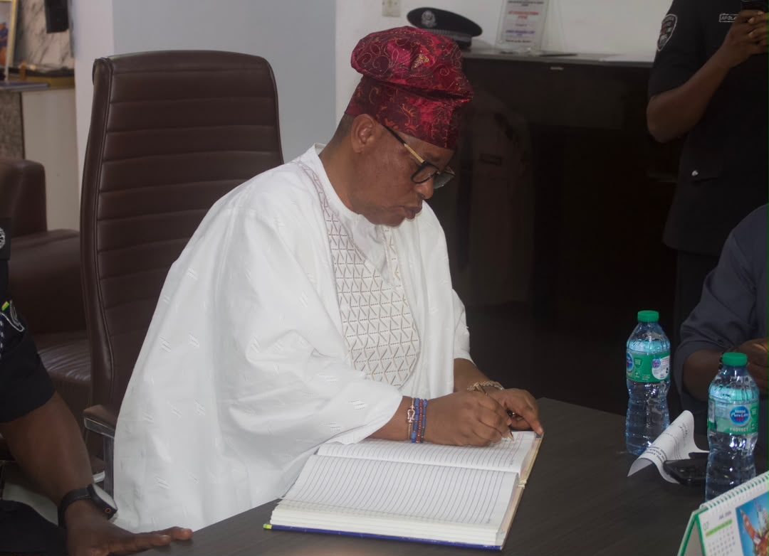 ‎Lagos senator commends Zone 2 Police, pledges support for improved security
‎