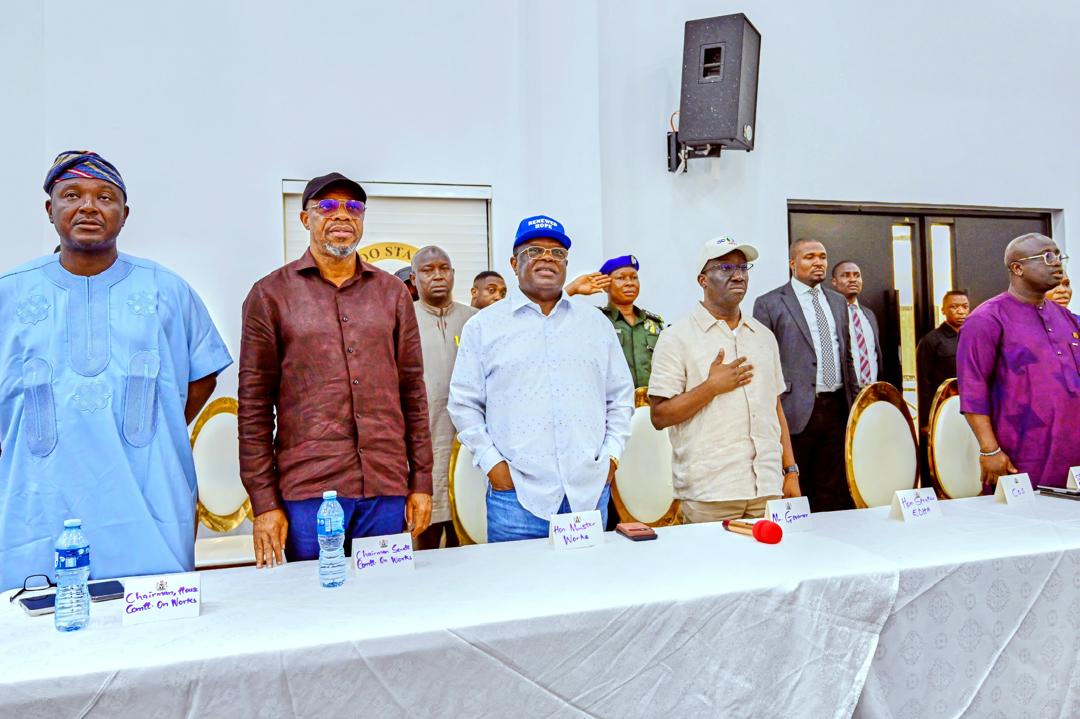 Umahi Orders Immediate Repairs, Smooth Passage on Benin-Asaba Expressway
