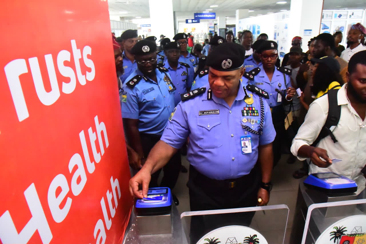 Lagos Govt Gives Police 2,000 Cowry Cards for Free Transport