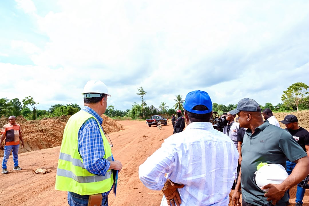 Umahi Orders Contractors To Spare Buildings Along Calabar-Abuja Highway