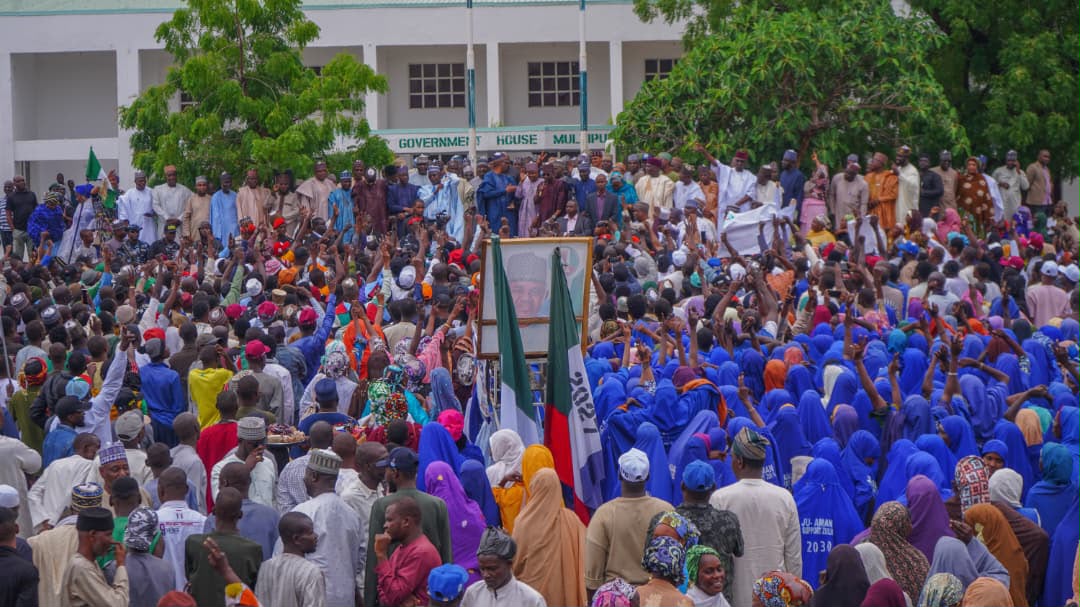 Defying rain, Zulum kicks off mobilisation for Tinubu after US trip