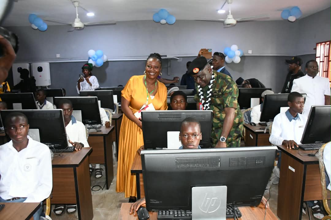 COAS Shaibu Commissions Solar-Powered Computer Lab At Ogun School
