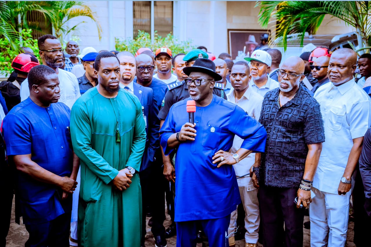 Oborevwori Pays Condolence Visit To Uduaghan’s Family